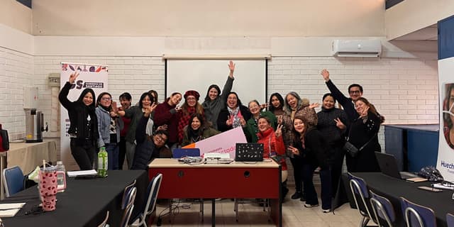 Red Conecta Mujer fortalece habilidades digitales, liderazgo y redes entre mujeres de la Región Metropolitana